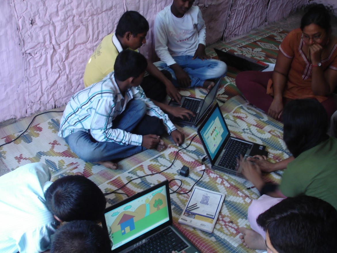 Computer Class at Morwadi | Poveda Foundation